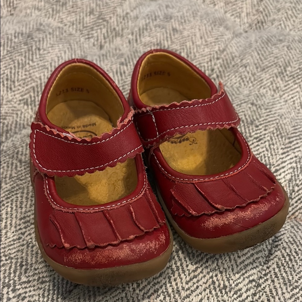 Livie & Luca size 5